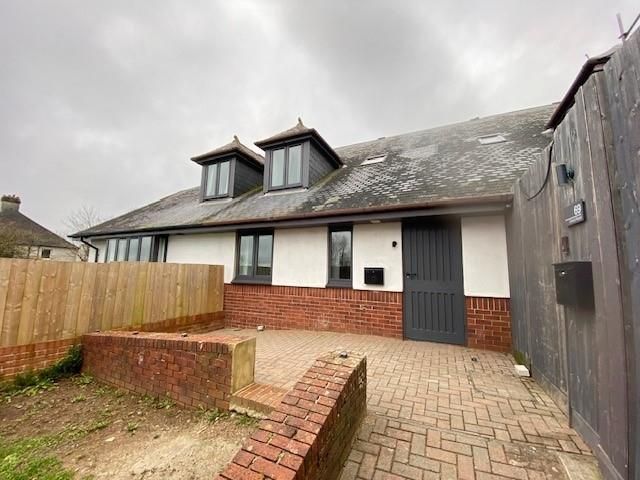 Property photo 2 of 11 67 Chard Road.Jpg