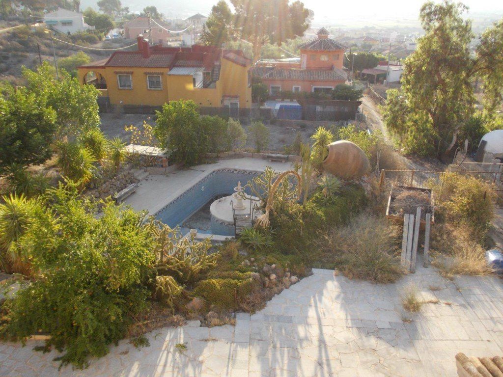 Property photo 2 of 29