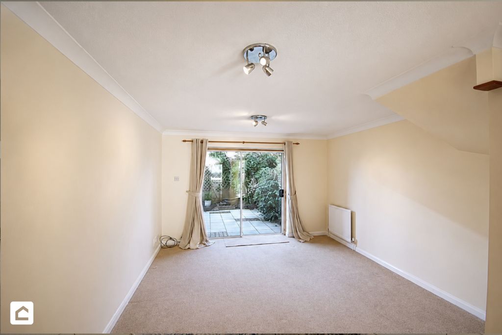 Property photo 2 of 6 3