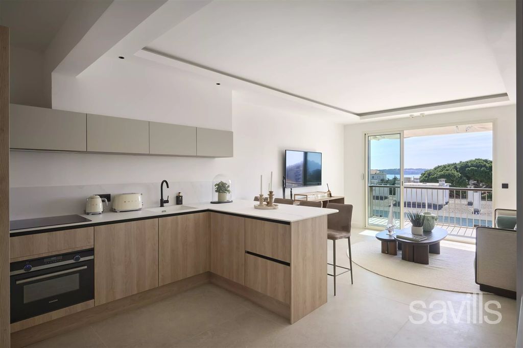 Property photo 1 of 21 Three Completely Renovated Rooms In Basse Californie
