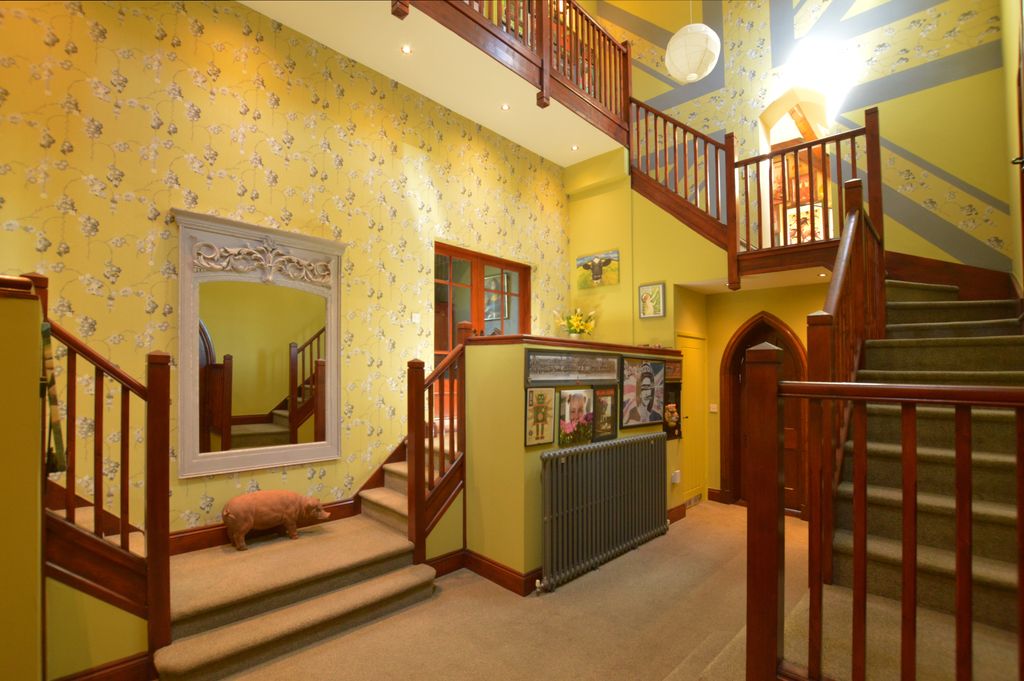 Property photo 2 of 45