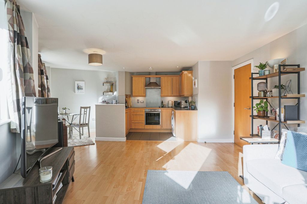 Property photo 2 of 6