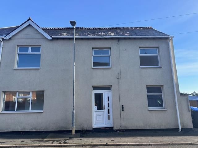 Property photo 1 of 10 Front