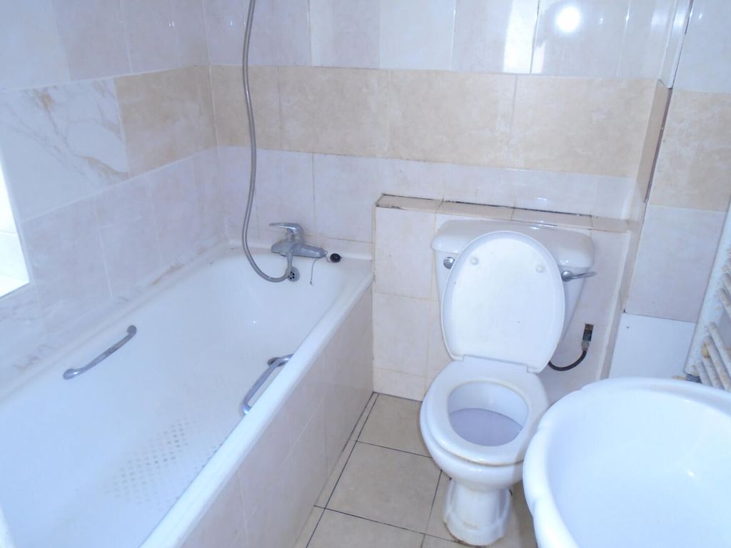Property photo 3 of 5 Bathroom