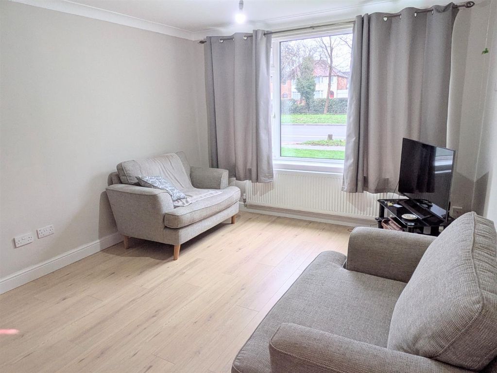 Property photo 3 of 9 Lounge.Jpeg