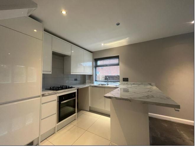 Property photo 3 of 6 Kitchen