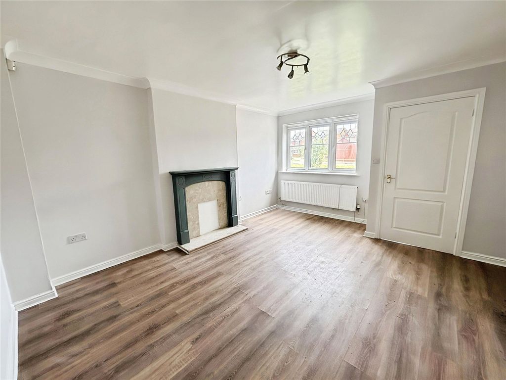 Property photo 2 of 12 Picture No. 14