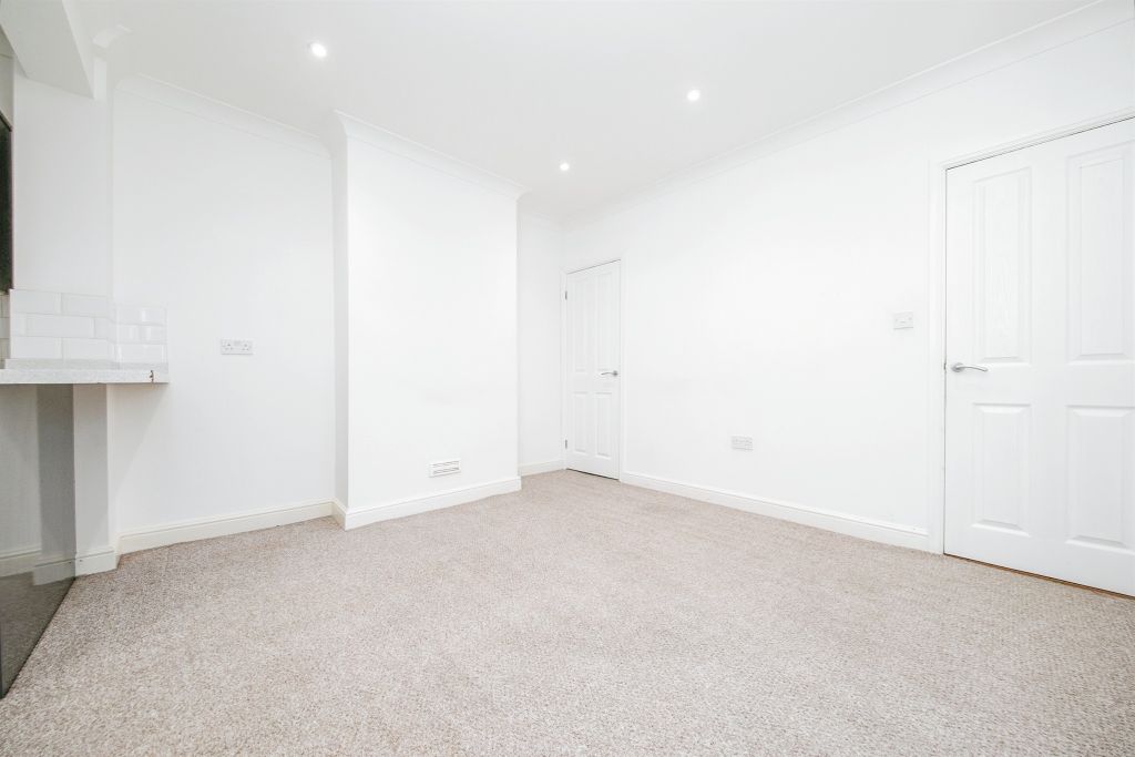 Property photo 3 of 12 Dining Room