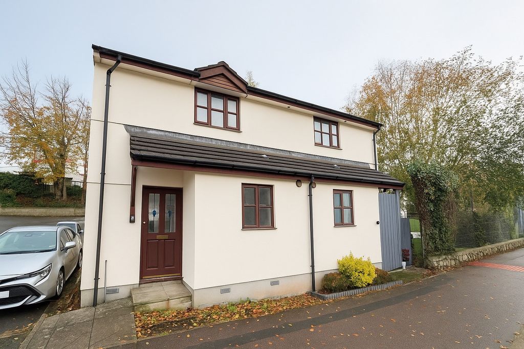 Property photo 1 of 2