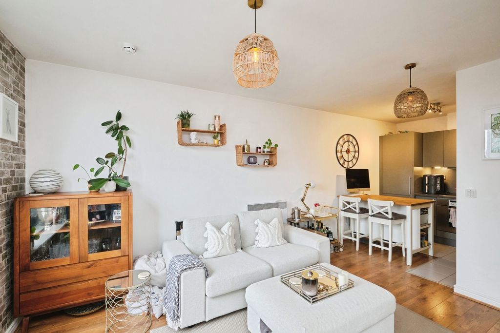 Property photo 2 of 18 Photo