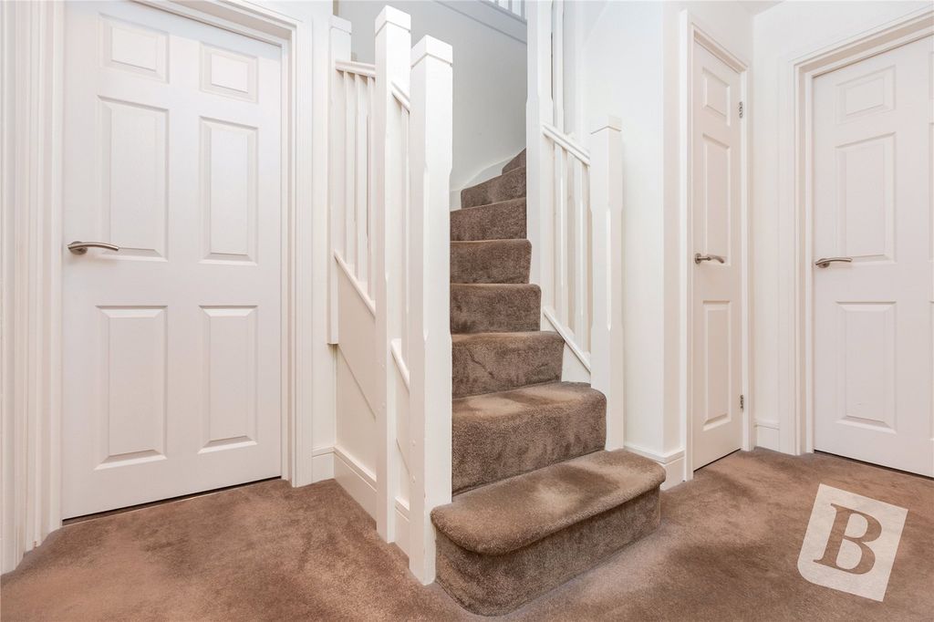 Property photo 2 of 10 Stairs