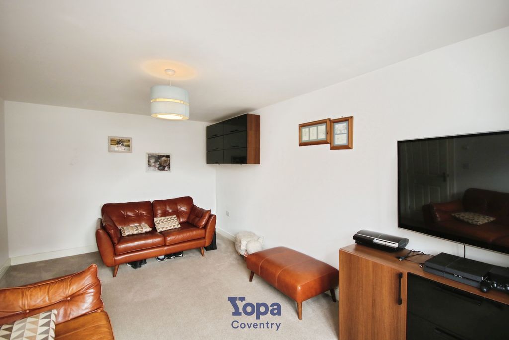 Property photo 3 of 27 4E398F93-Living 20Room 203.Jpg
