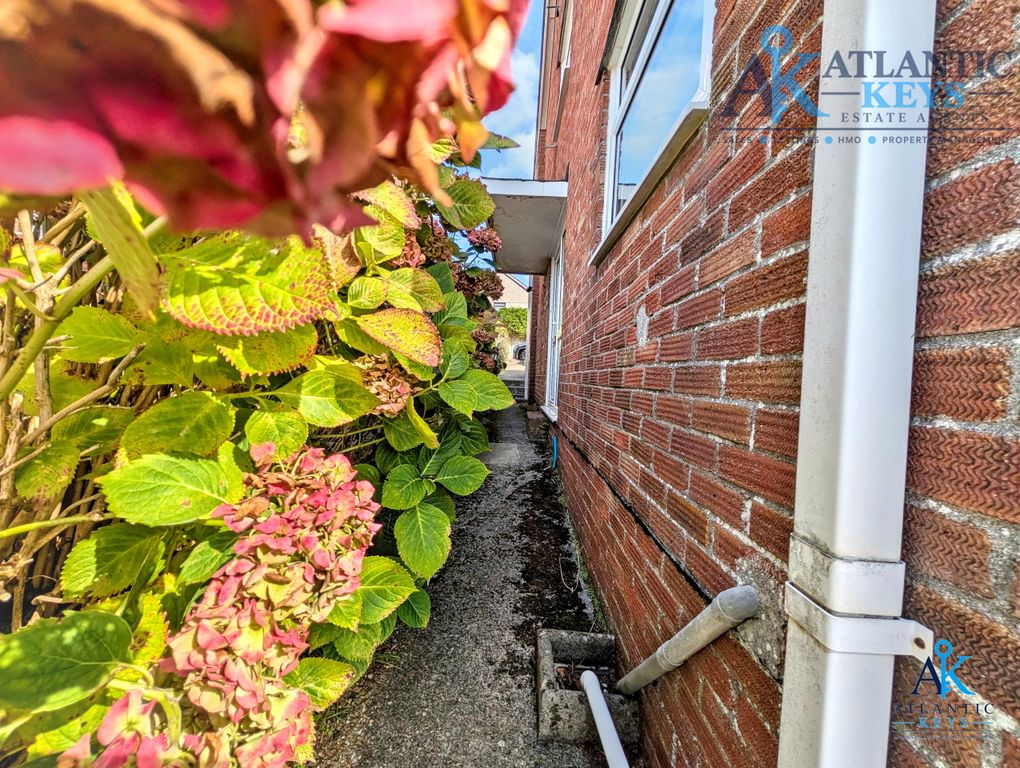 Property photo 3 of 23 23