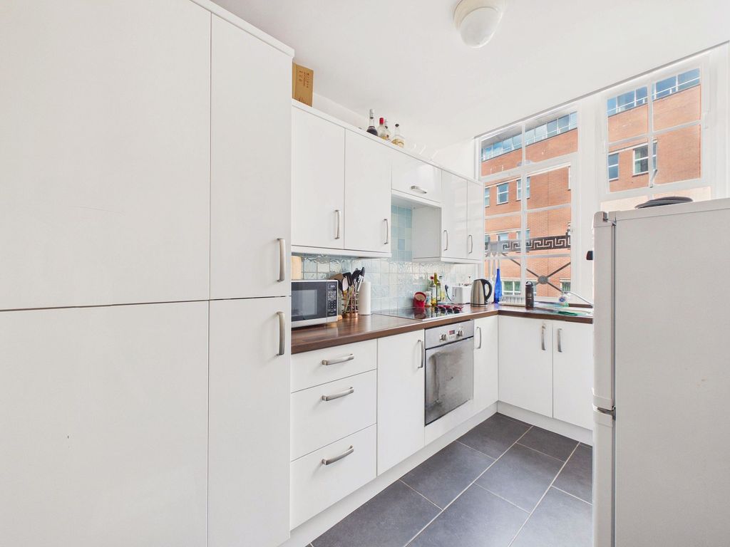 Property photo 3 of 6 Kitchen