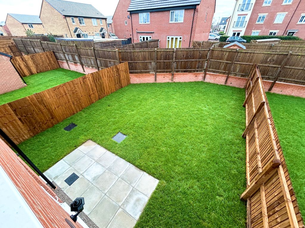 Property photo 2 of 25