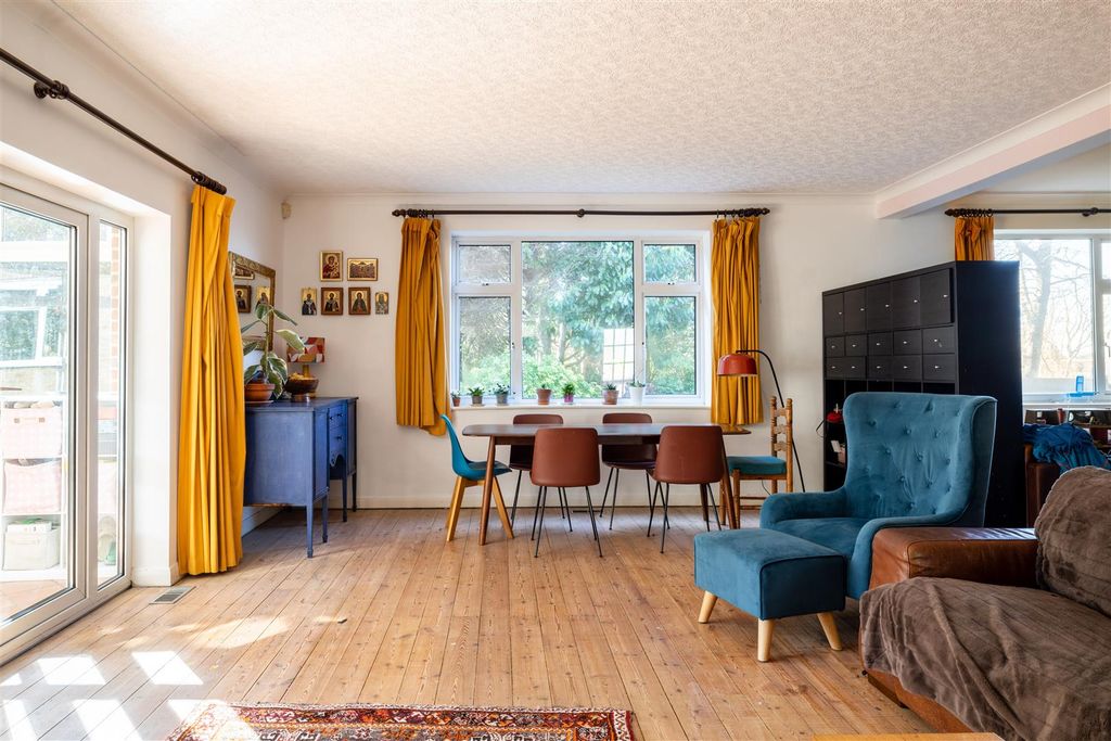 Property photo 3 of 25