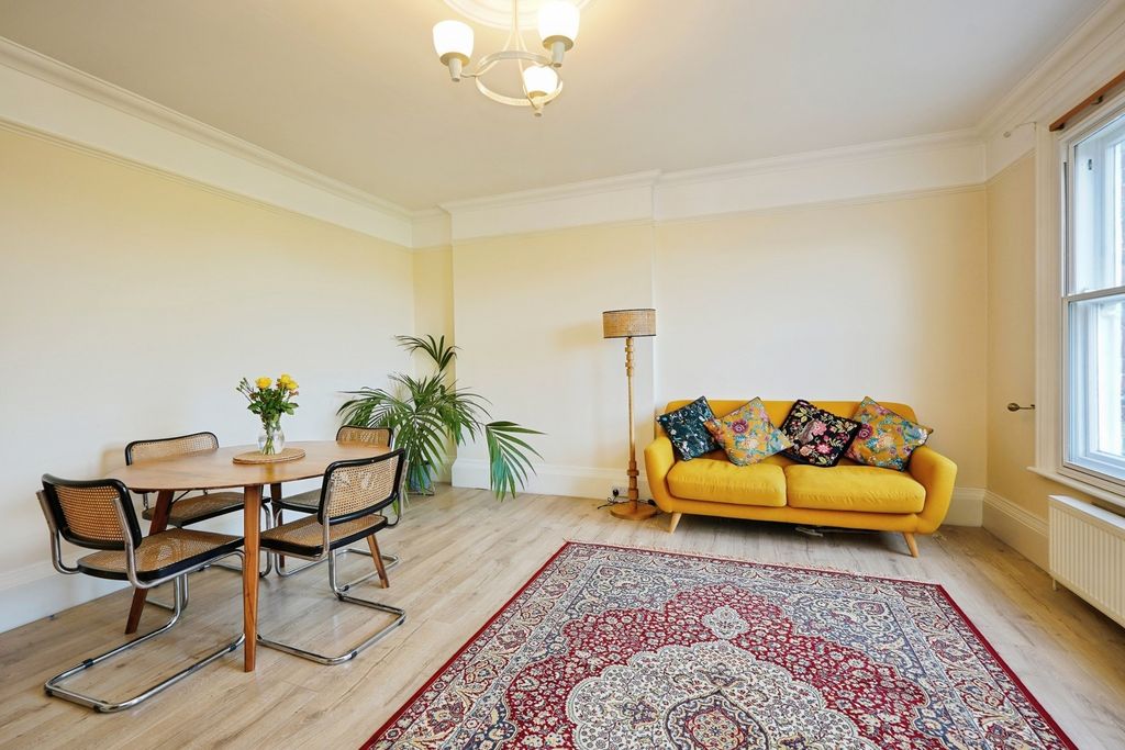Property photo 3 of 14 Pbox-Img.Jpg