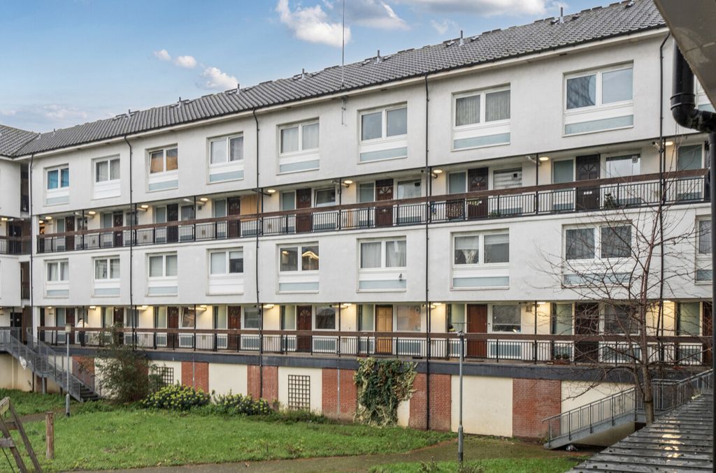 Property photo 1 of 16 1403997-1-698B58F...