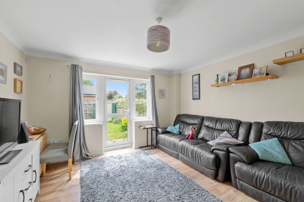 Property photo 2 of 10