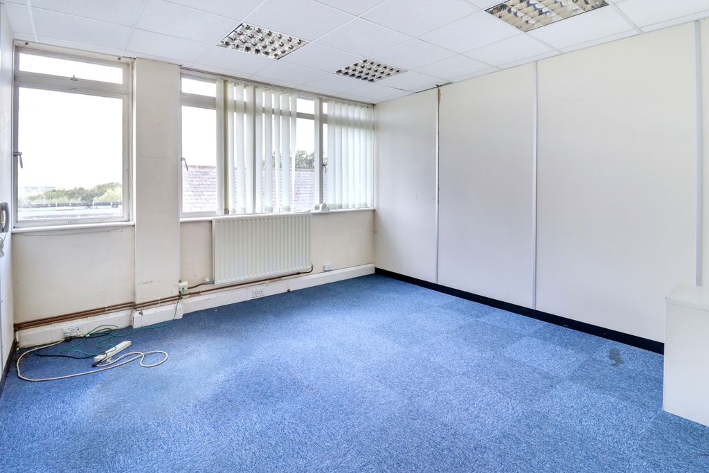 Property photo 3 of 12 Img_2895