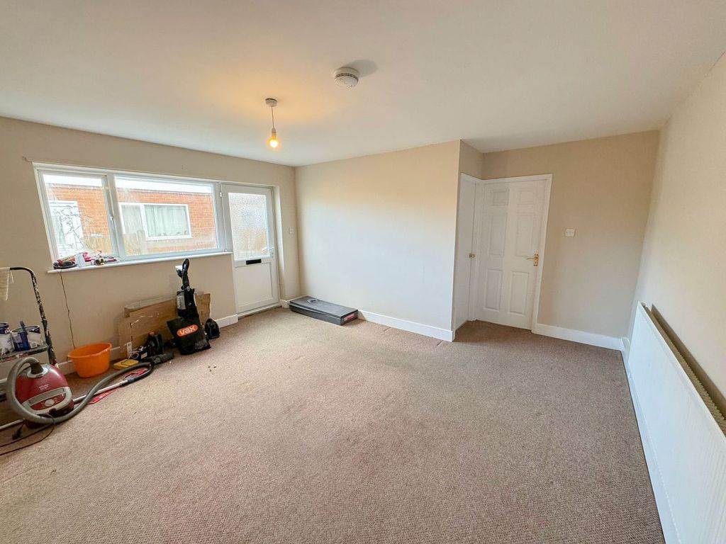 Property photo 3 of 12 Image