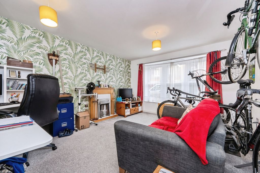 Property photo 2 of 19 Pbox-Img.Jpg