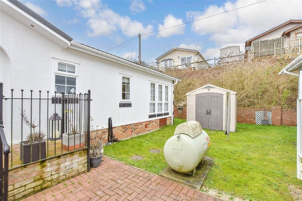 Property photo 1 of 11 Side Garden