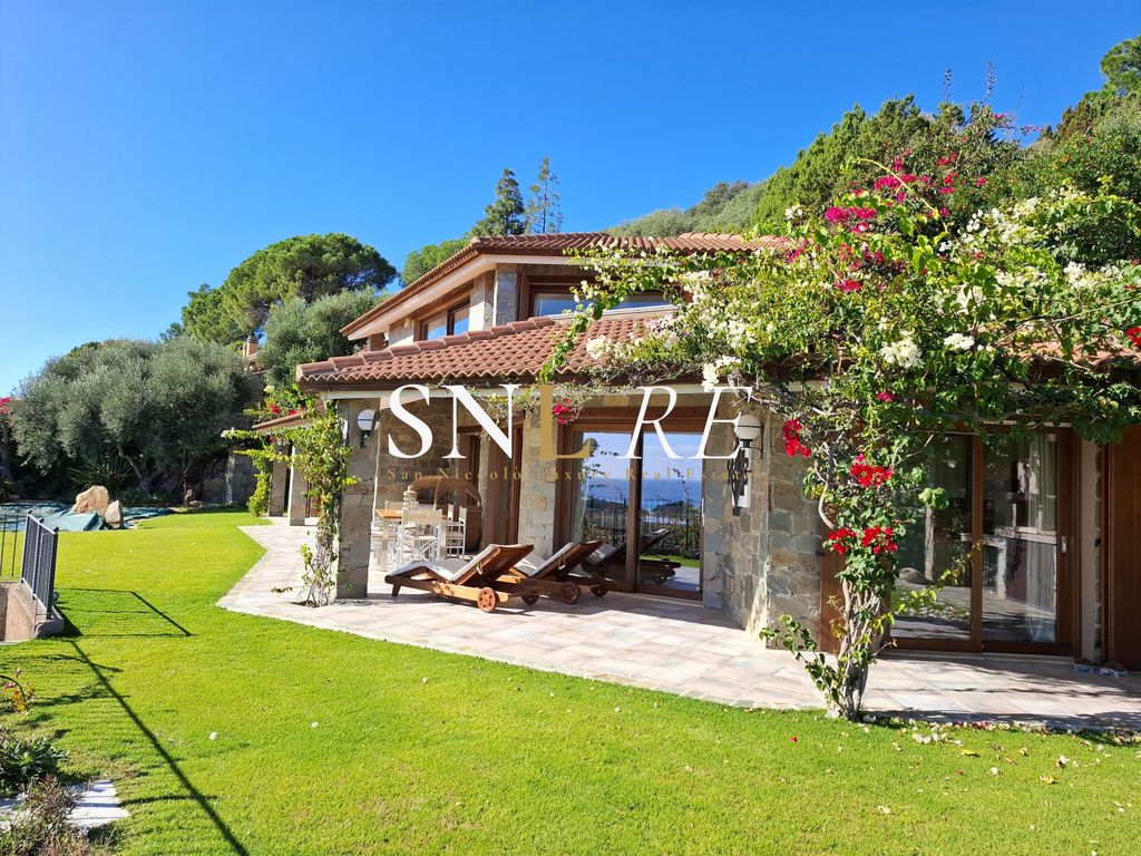 Property photo 2 of 44