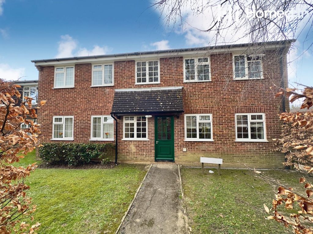 Property photo 1 of 10 Ezy Watermark_19-04-2025_12-08-20-0200Pm.Jpeg