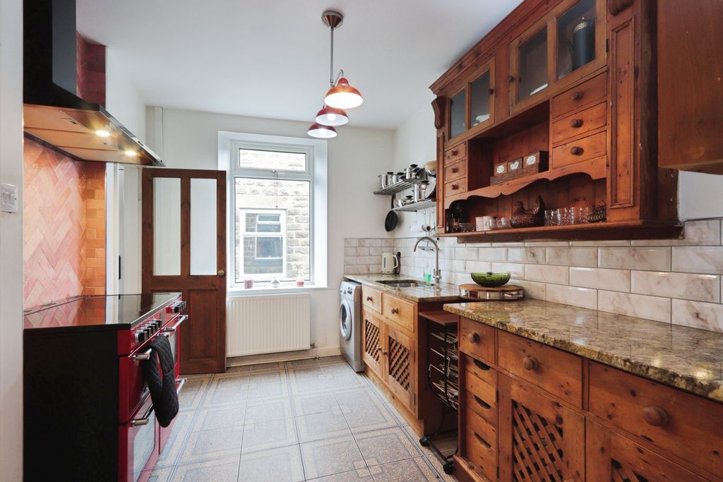 Property photo 2 of 15 Kitchen
