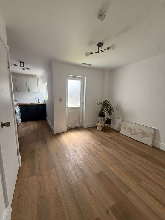 Property photo 3 of 25