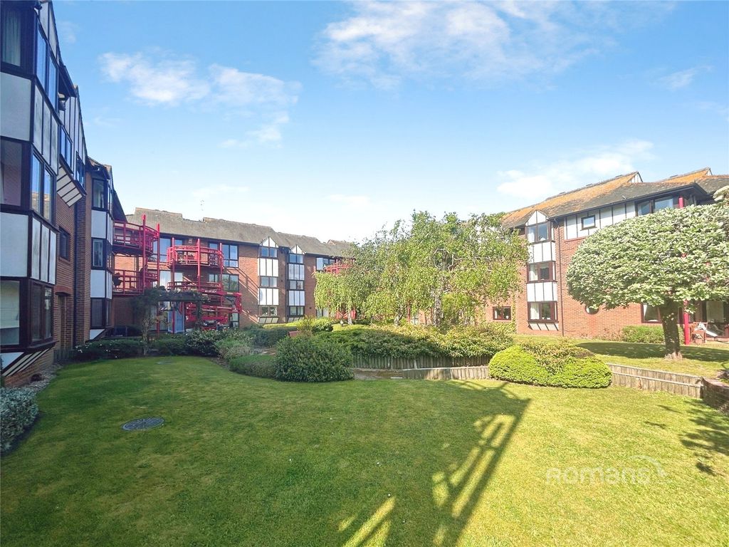 Property photo 2 of 11 Picture No. 12