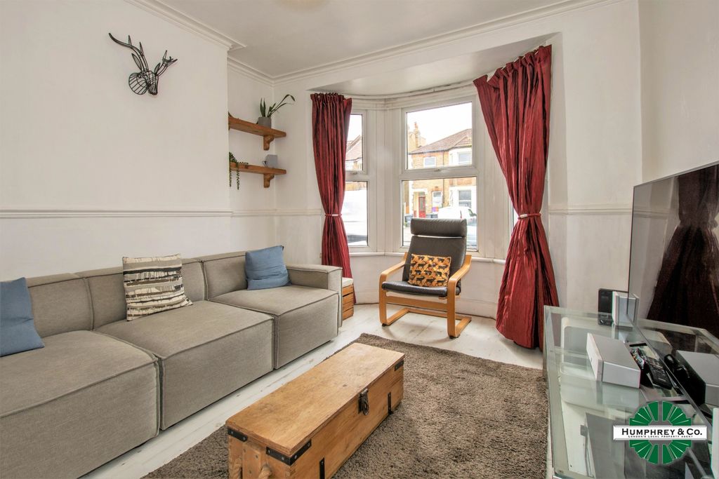 Property photo 3 of 11 Pbox-Img.Jpg