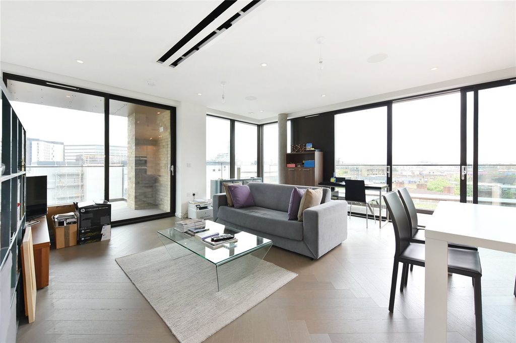 Property photo 1 of 11 Reception Se1