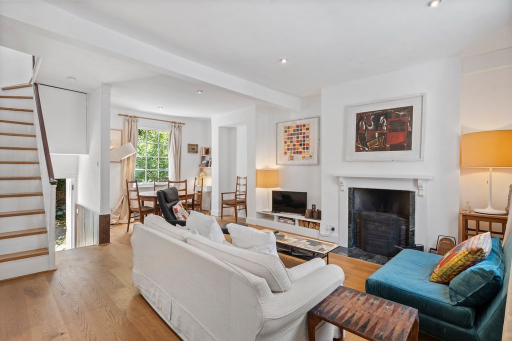 Property photo 2 of 17