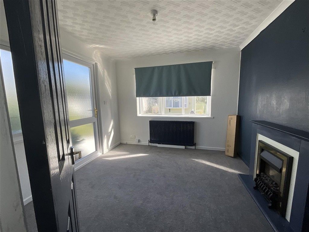 Property photo 1 of 7 Lounge