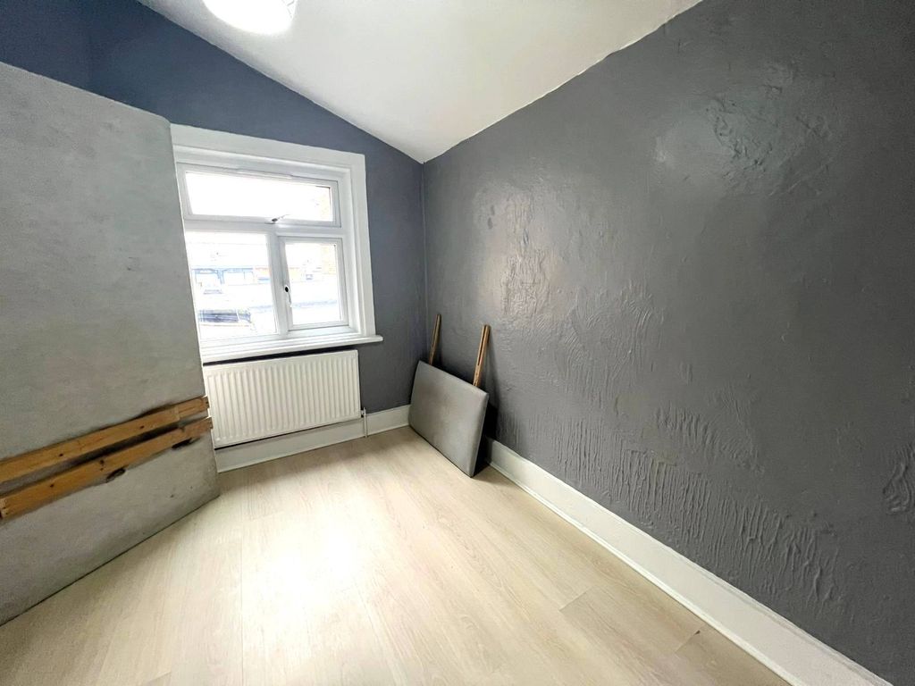 Property photo 3 of 6 Gallery