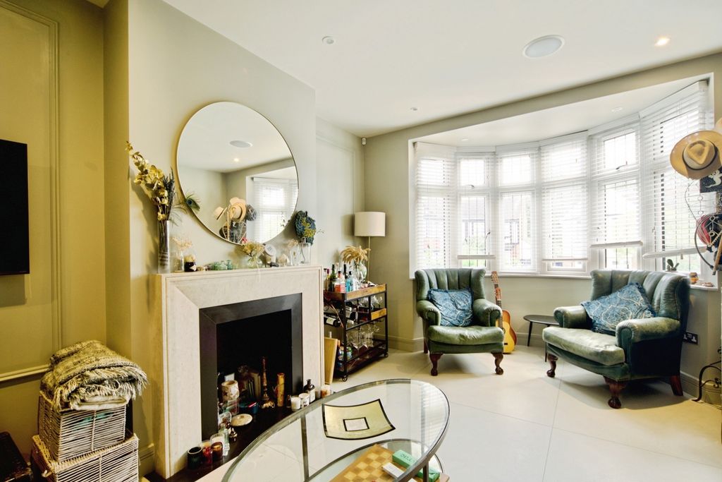 Property photo 2 of 20 Pbox-Img.Jpg
