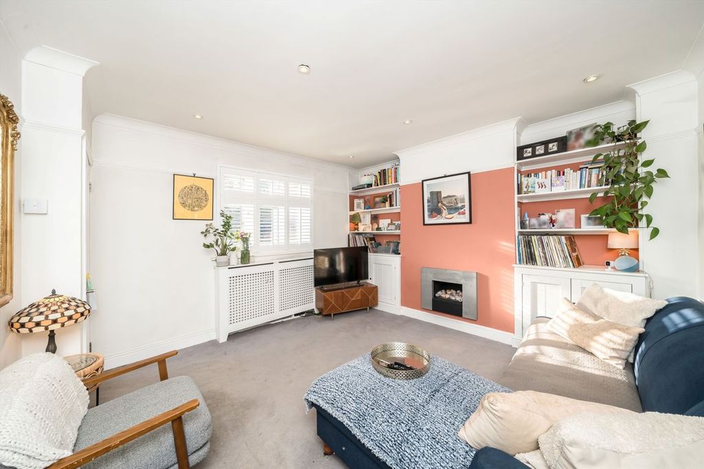 Property photo 2 of 8