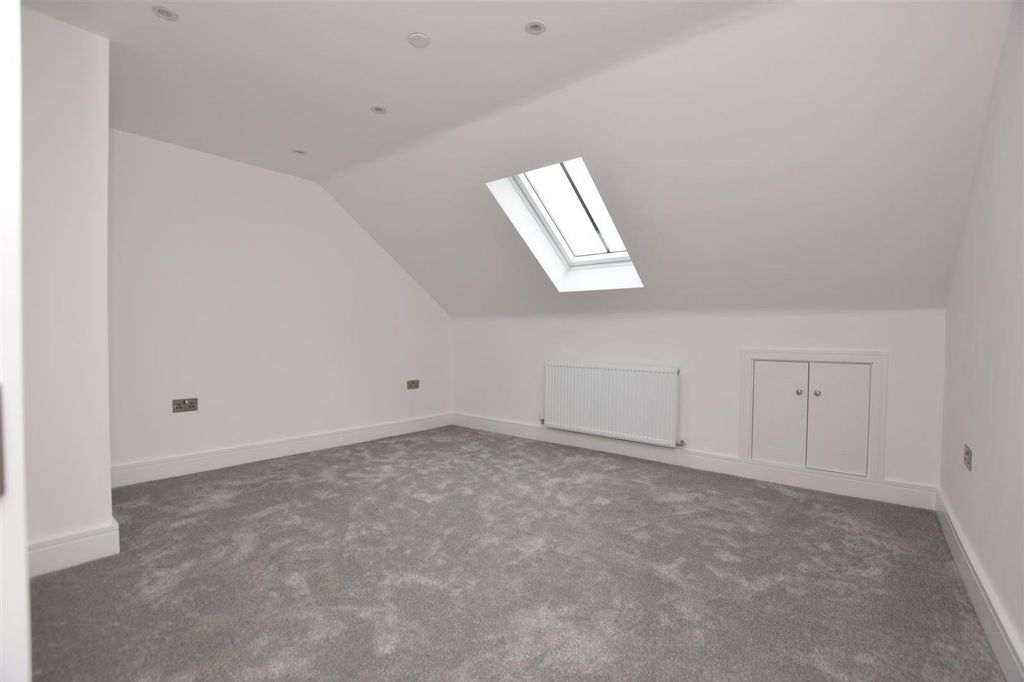 Property photo 2 of 5 Bedroom 2