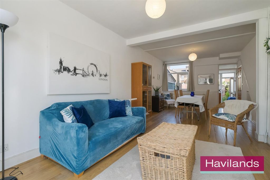 Property photo 3 of 12 Millais Road-6.Jpg