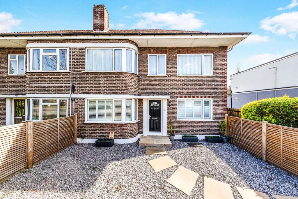 Property photo 1 of 9 External