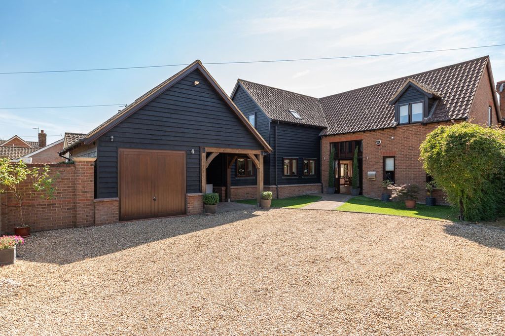 Property photo 1 of 34