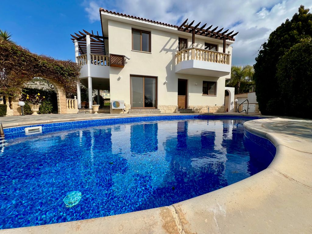 Property photo 1 of 39