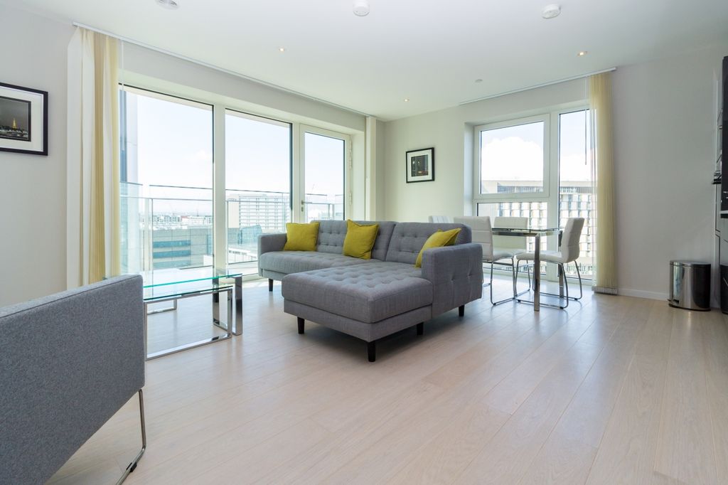 Property photo 1 of 6 Living Area