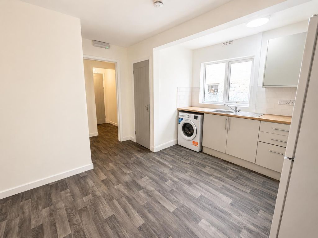 Property photo 3 of 21 3c6A5544-3357-4F87-A1c8-d1d0Af58E32d.Png