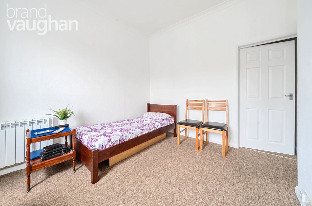 Property photo 2 of 6 Living Room