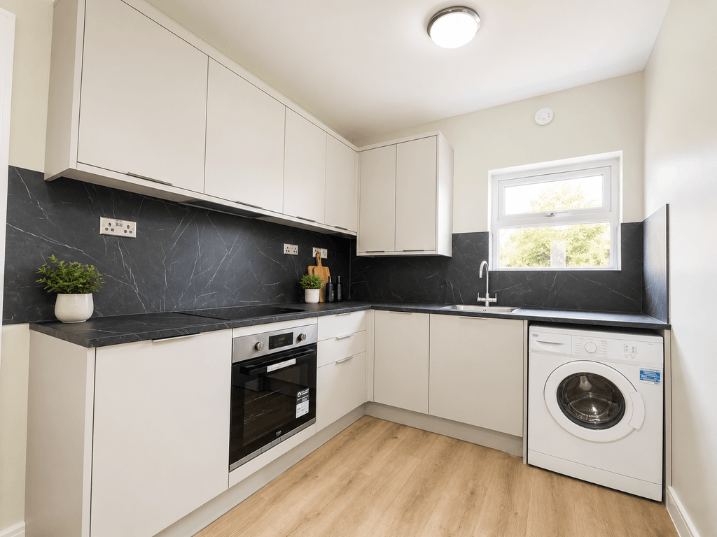 Property photo 1 of 7 Newly Refurbished Three-Bedroom Flat | Seven Kings | Elizabeth Line