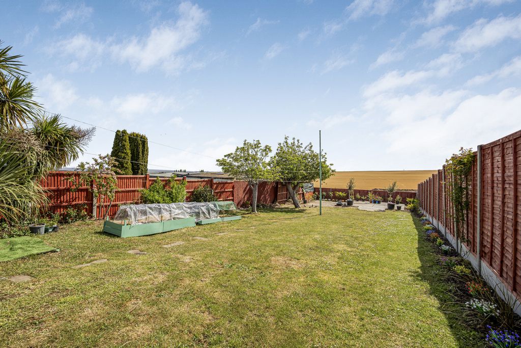 Property photo 2 of 23