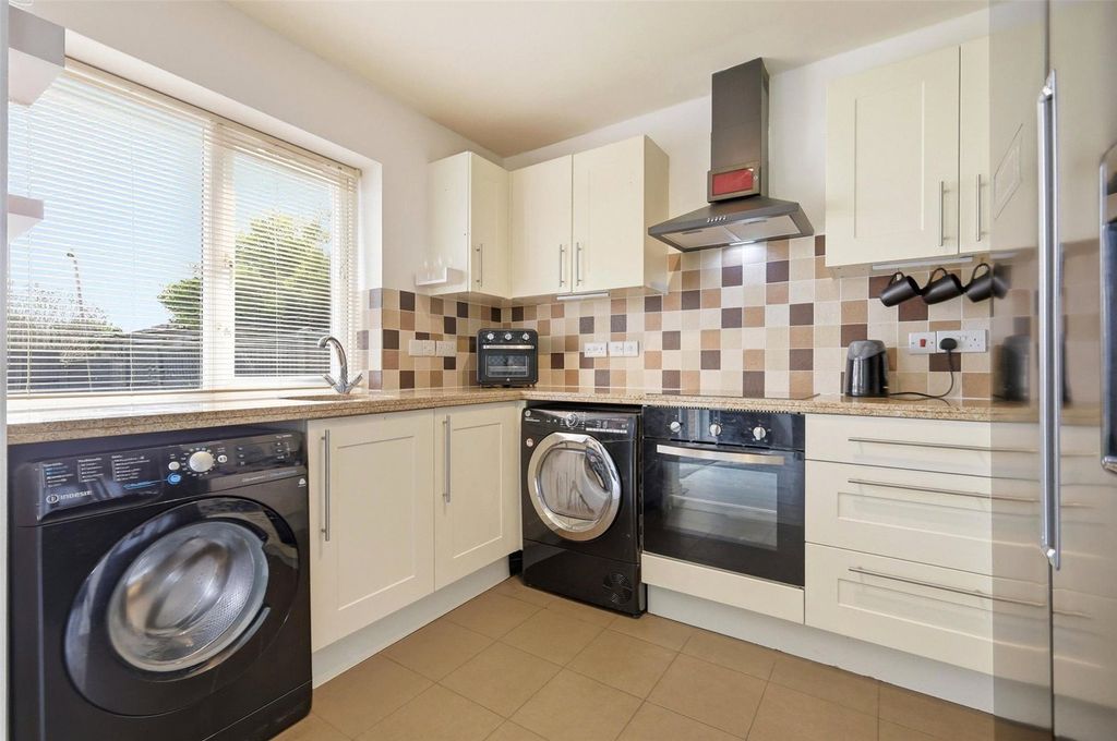 Property photo 3 of 21 Picture No. 10